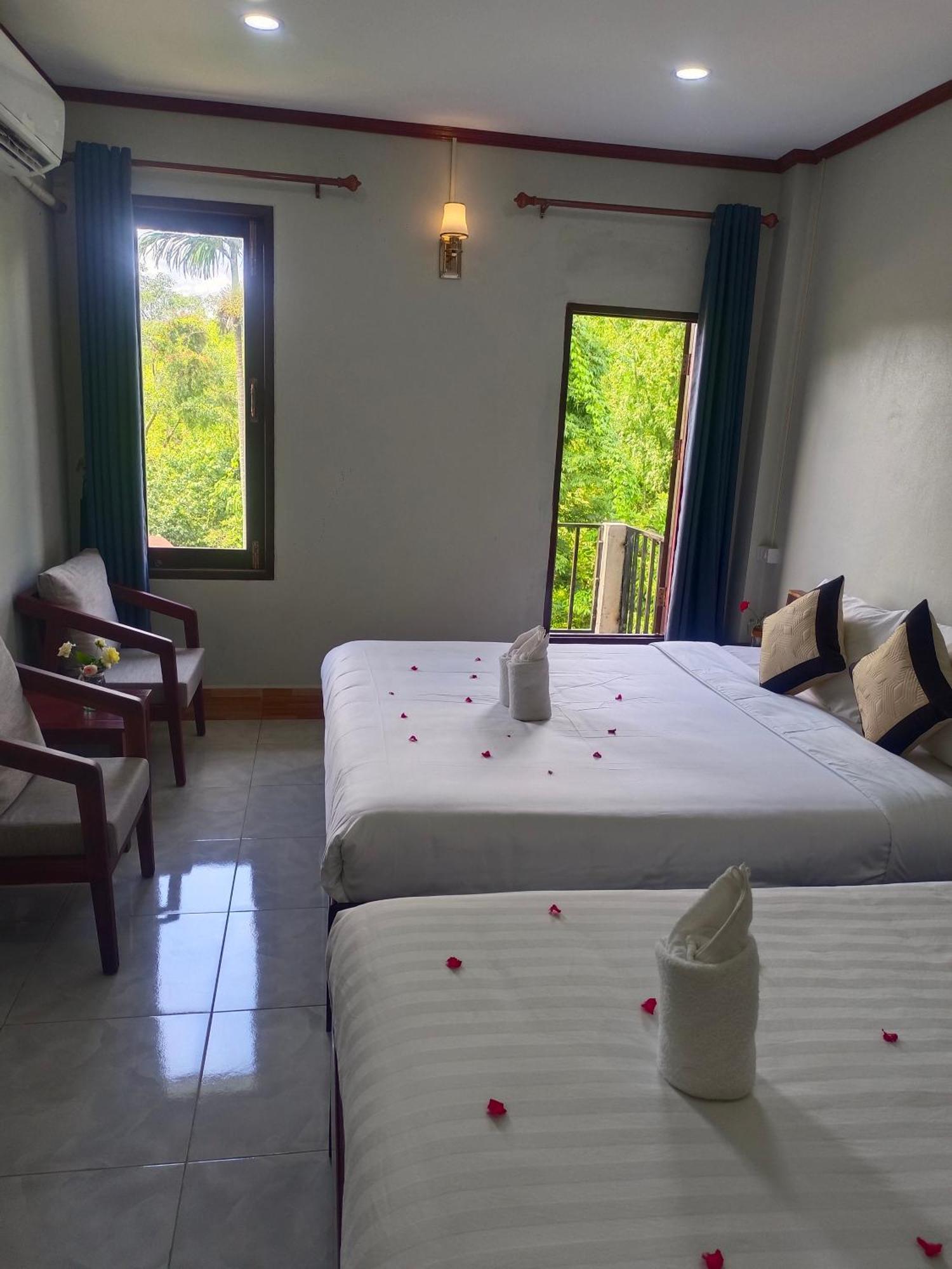 Vang Vieng Champa Hotel Exteriör bild